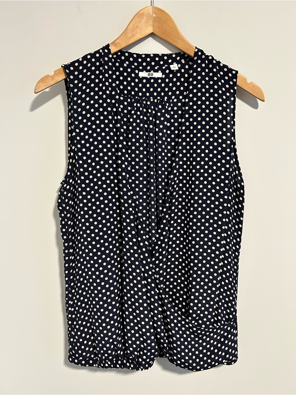 Uniqlo 100% Silk Polka Dot Sleeveless Blouse Navy Size Small